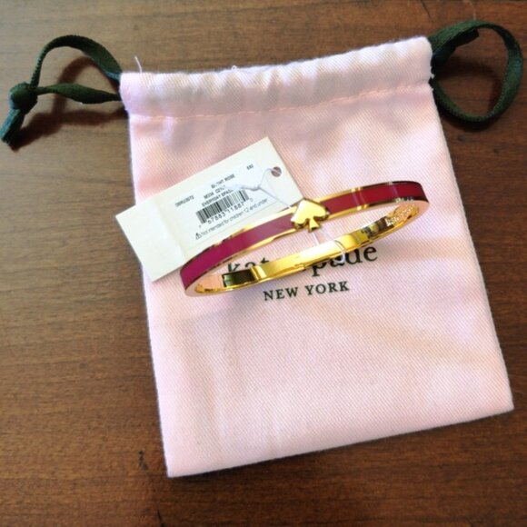 Kate Spade Everyday Spade Thin Enamel Hinged Bangle Bracelet in Bright Rose, NWT - Picture 1 of 5